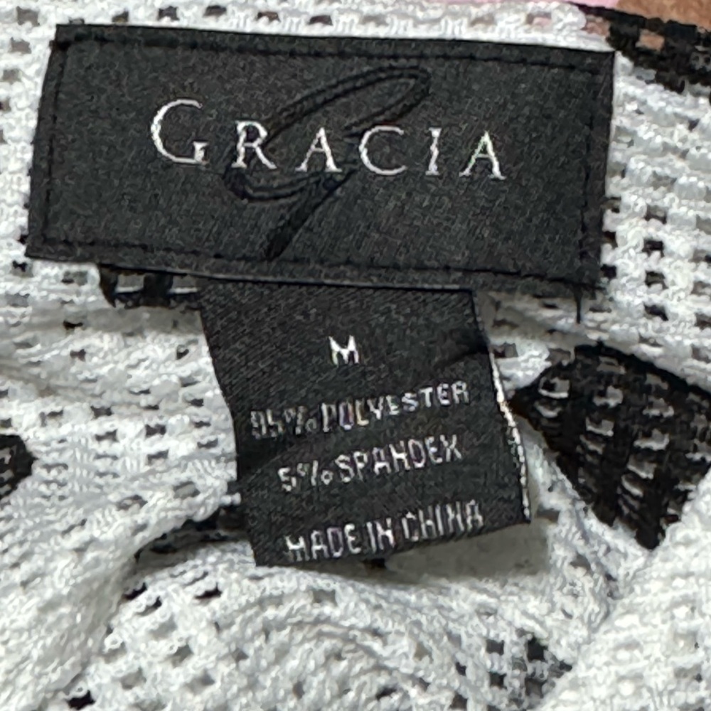 Gracia Monochrome Textured Knit Top - Picture 3 of 5